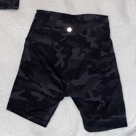 Lululemon sports bra and biker shorts set. Size 0 top, size 2 bottoms. - Picture 4 of 5